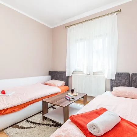 Rona Smokva Риека