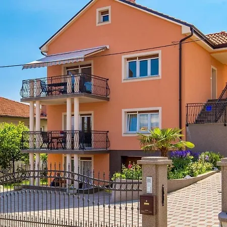 Rona Smokva Guest house