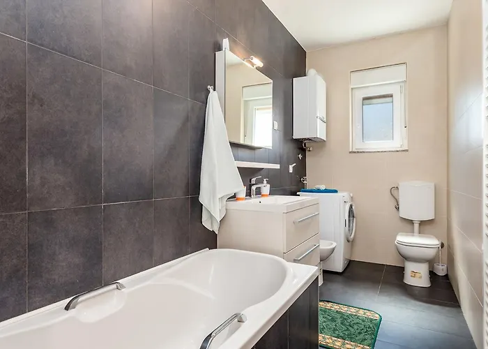 Rona Smokva Guest house 4*